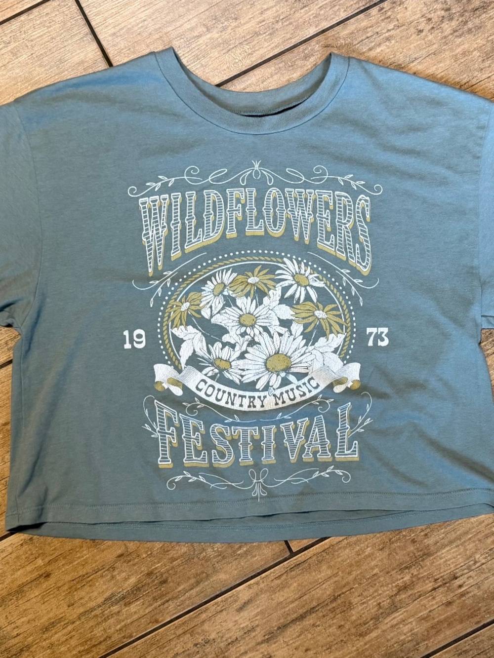 Social scene cropped wildflower oversized t-shirt